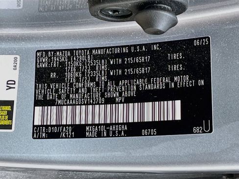 Used 2025 Toyota Corolla Cross LE FWD image 31