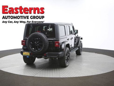 Used 2022 Jeep Wrangler Unlimited Sahara w/ Cold Weather Group image 43