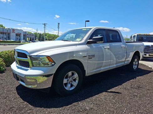 Used 2019 RAM 1500 Classic SLT w/ Luxury Group AWD/4WD image 3