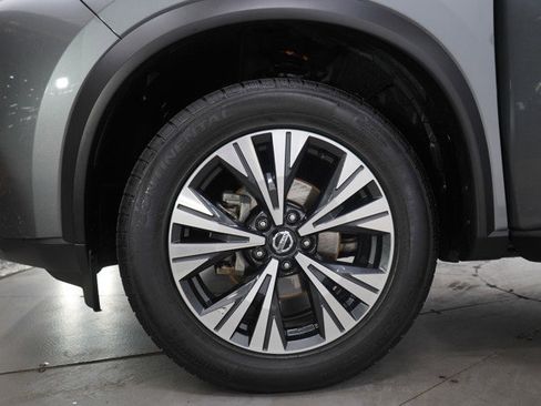 Used 2021 Nissan Rogue SV image 31