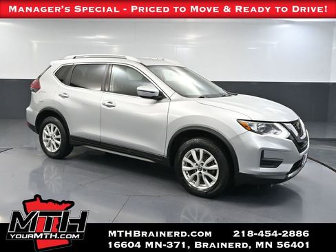 Used 2020 Nissan Rogue SV image 1