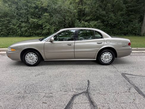 Used 2001 Buick Le Sabre Custom w/ Luxury Pkg FWD image 2