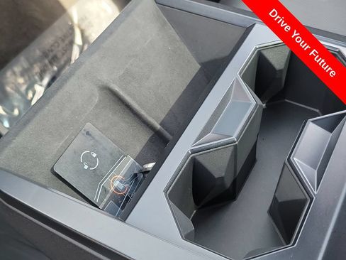 Used 2024 Tesla Cybertruck AWD Crew Cab image 11
