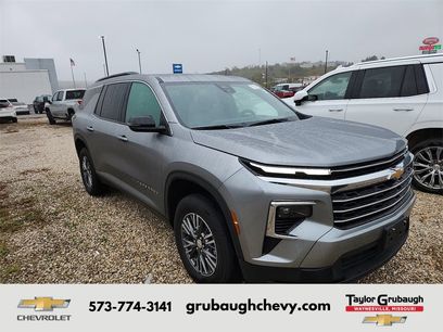 Used 2025 Chevrolet Traverse LT