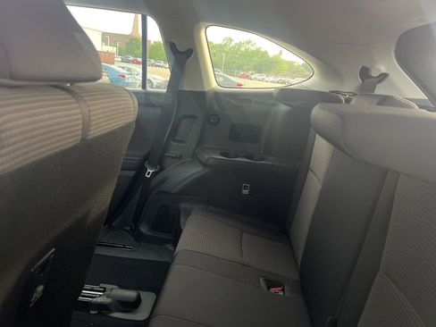 Used 2022 Toyota Highlander LE FWD image 13