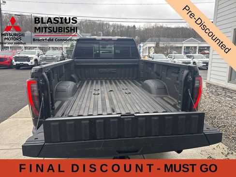 Used 2025 GMC Sierra 2500 AT4 w/ AT4 Premium Plus Package AWD/4WD image 12