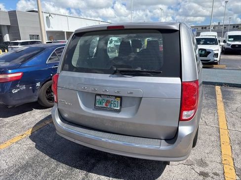 Used 2016 Dodge Grand Caravan American Value Package FWD image 5