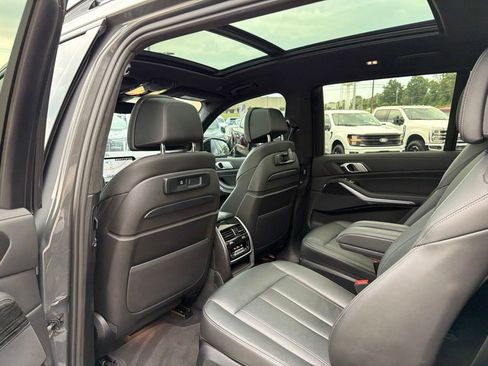 Used 2022 BMW X7 xDrive40i w/ M Sport Package AWD/4WD image 15