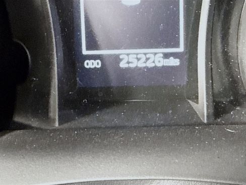 Used 2021 Toyota Camry SE image 16