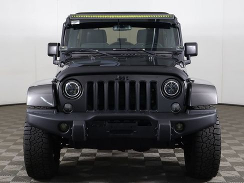 Used 2018 Jeep Wrangler Unlimited Sport AWD/4WD image 8