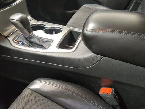 Used 2019 Jeep Grand Cherokee Altitude AWD/4WD image 26