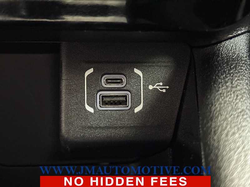 Used 2022 Jeep Compass Latitude w/ Sun and Sound Group AWD/4WD image 39