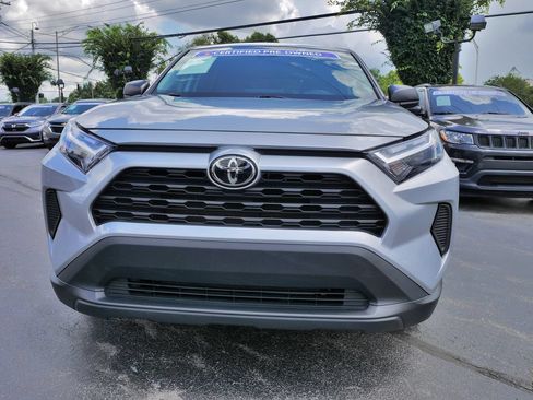 Used 2025 Toyota RAV4 LE AWD/4WD image 2