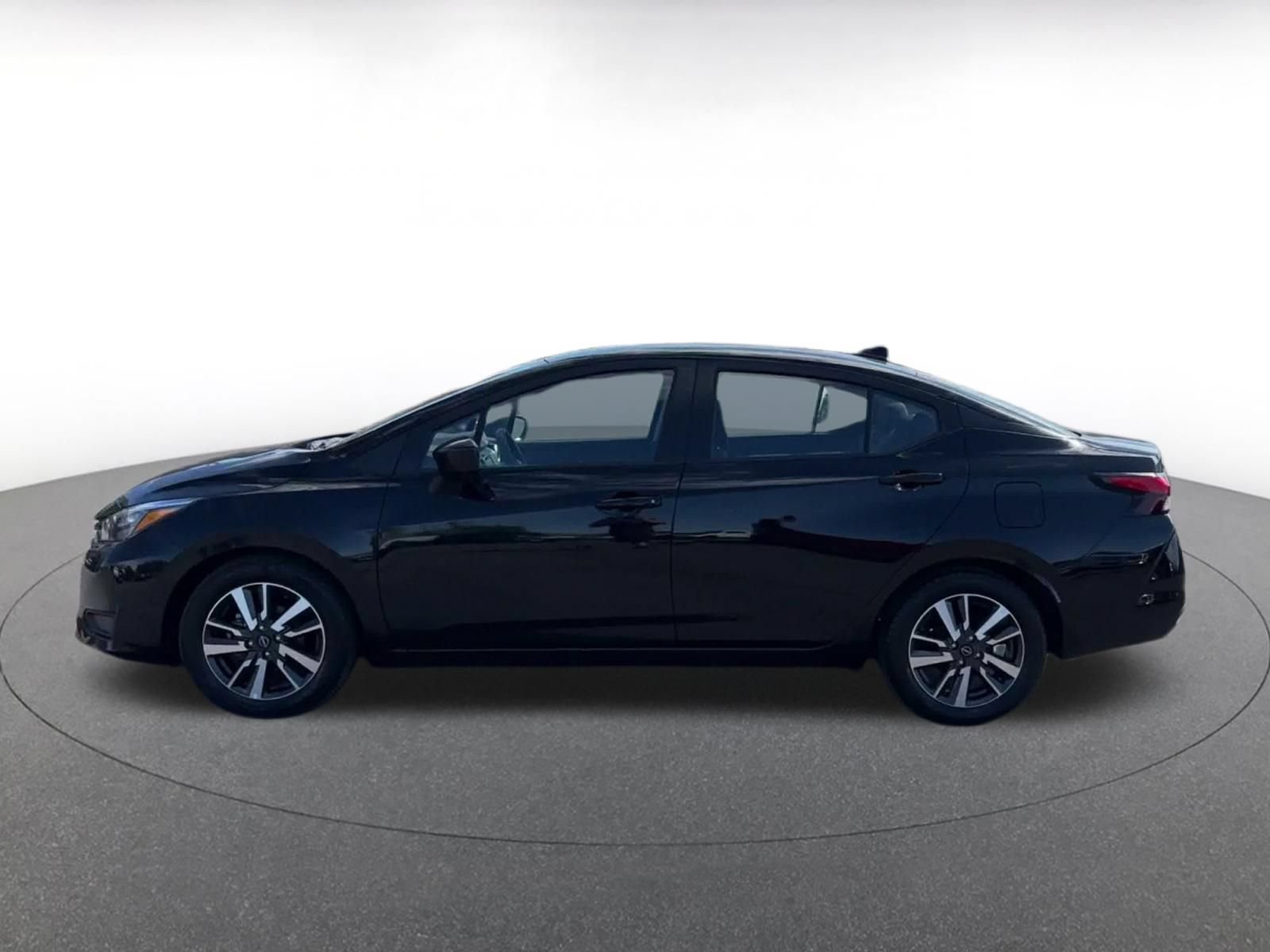 Used 2025 Nissan Versa SV FWD image 8