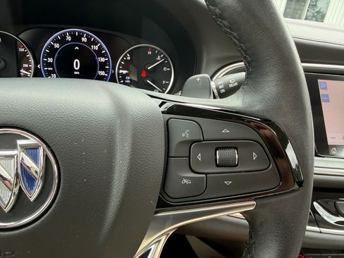 Used 2023 Buick Enclave Avenir w/ Avenir Technology Package AWD/4WD image 33