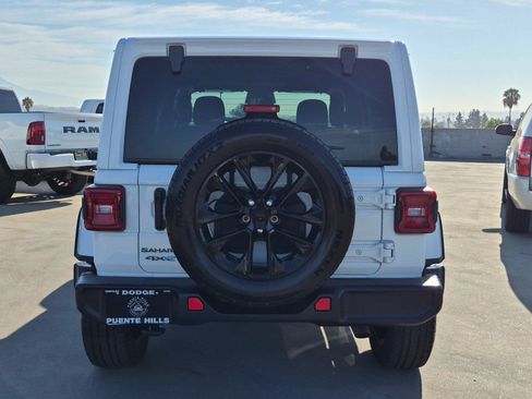 Certified 2025 Jeep Wrangler Unlimited Sahara AWD/4WD image 6