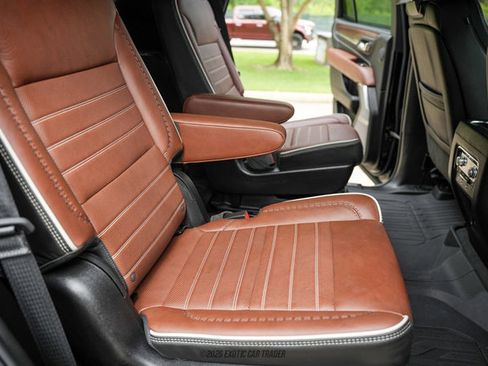 Used 2024 GMC Yukon Denali Ultimate w/ LPO, Floor Liner Package AWD/4WD image 33
