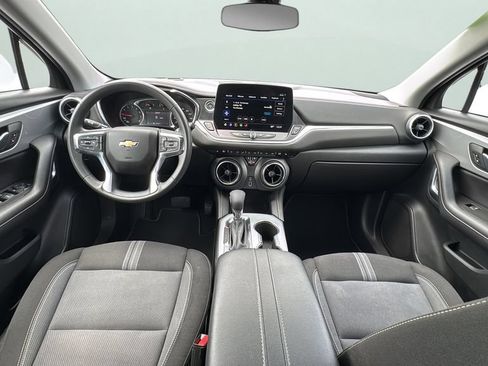 Used 2025 Chevrolet Blazer LT FWD image 16