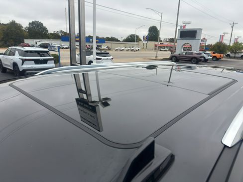 Used 2021 Cadillac Escalade Premium Luxury image 8