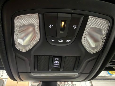 Used 2020 RAM 1500 Big Horn AWD/4WD image 18