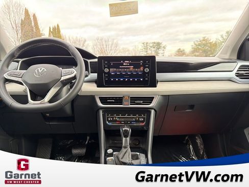 New 2025 Volkswagen Taos SE image 11