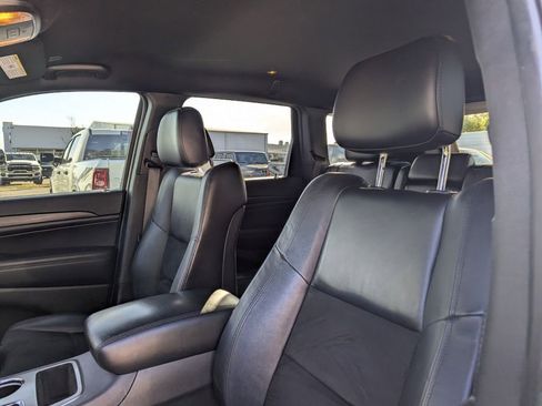 Used 2022 Jeep Grand Cherokee Laredo X image 21