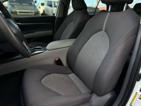 Used 2021 Toyota Camry LE image 12