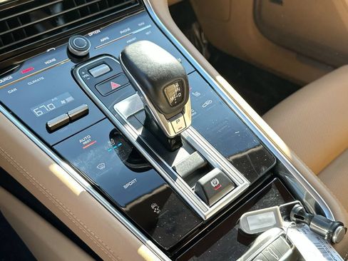 Used 2018 Porsche Panamera 4 AWD/4WD image 19