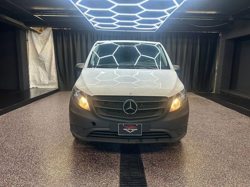 Used 2020 Mercedes-Benz Metris image 2