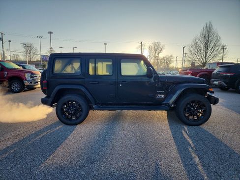 Used 2023 Jeep Wrangler Sahara w/ Cold Weather Group image 8