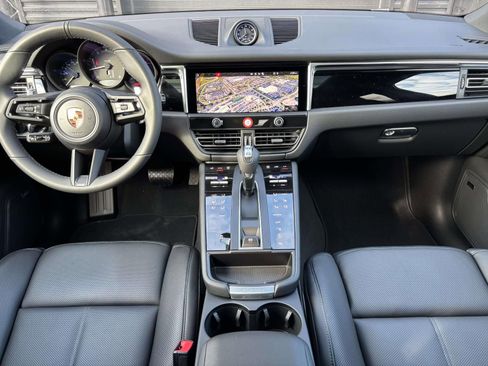 New 2026 Porsche Macan image 18