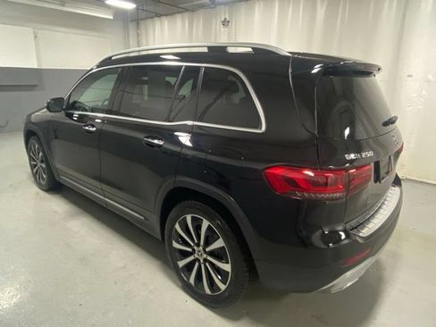 Used 2023 Mercedes-Benz GLB 250 4MATIC image 2