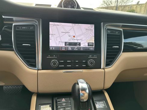 Used 2018 Porsche Macan S image 17