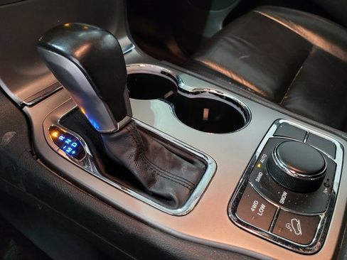 Used 2018 Jeep Grand Cherokee Limited image 40