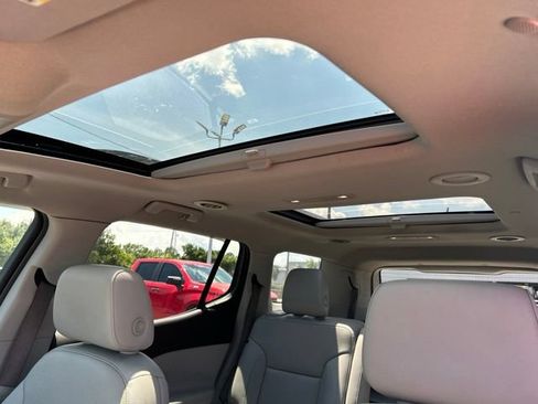 Used 2019 GMC Acadia SLT w/ LPO, Floor Liner Package FWD image 33