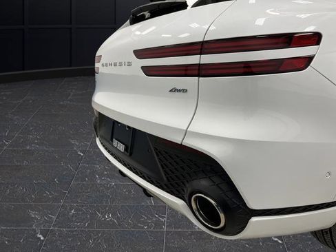 Used 2025 Genesis GV70 2.5T w/ Sport Prestige Package image 34