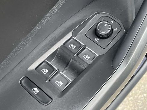 Used 2023 Volkswagen Jetta Sport image 14