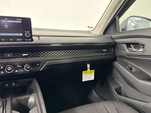 Used 2025 Honda Accord SE image 28