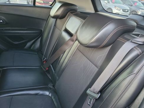 Used 2021 Chevrolet Trax LT w/ Driver Confidence Package image 32