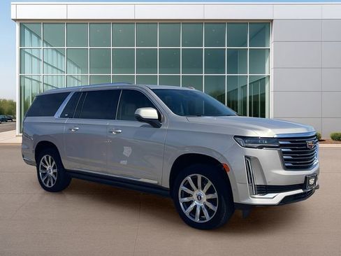Used 2024 Cadillac Escalade ESV Premium Luxury Platinum image 3