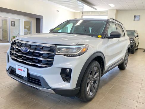 New 2026 Ford Explorer Active w/ Active Comfort Package AWD/4WD image 11