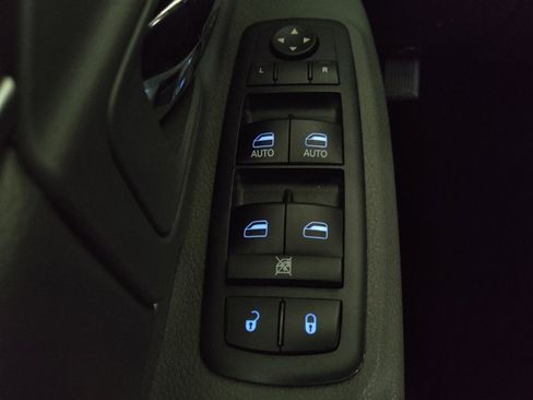 Used 2017 RAM 1500 Classic SLT image 27