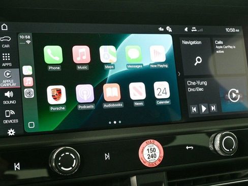 Certified 2025 Porsche Macan image 15