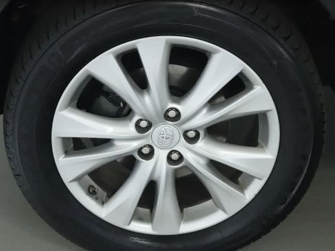 Used 2014 Toyota RAV4 Limited w/ Technology Package AWD/4WD image 37