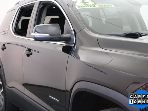 Used 2023 GMC Acadia SLE w/ Driver Convenience Package image 3