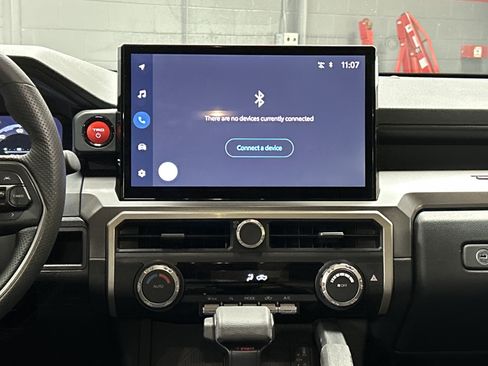 Used 2025 Toyota Tacoma TRD Off-Road AWD/4WD image 31