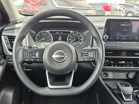 Certified 2024 Nissan Rogue SV FWD image 17