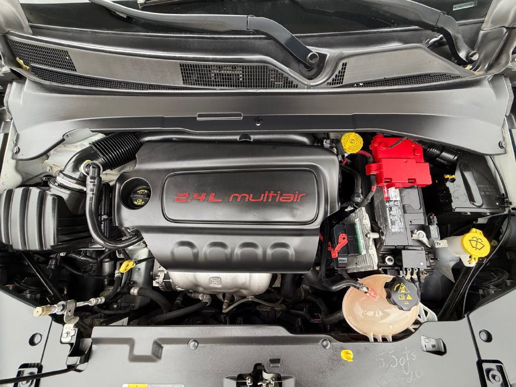 Used 2019 Jeep Compass Latitude FWD image 9
