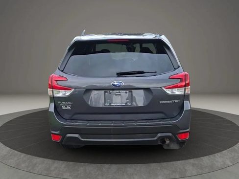 Used 2022 Subaru Forester Premium AWD/4WD image 5