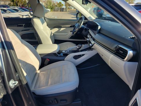 Used 2024 Kia Telluride SX Prestige image 7